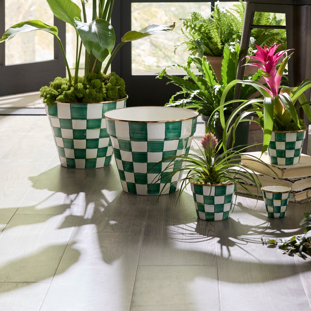 enamel-check-extra-large-garden-pot_1